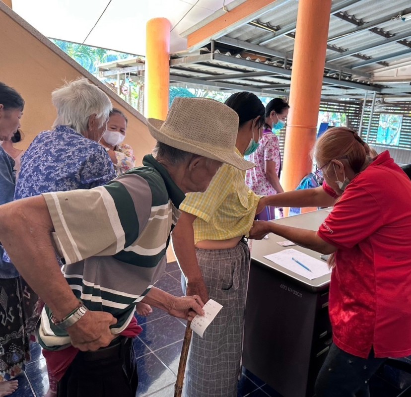 19-20 พ.ย.67 รพ.สต.บ้านสันป่าไร่ เจาะเลือด(screening lab)ผู้ป่วย NCD กลุ่ม 2 โรคความดันโลหิตสูง จำนวน 51 ราย พร้อมทั้งตรวจปัสสาวะ , ตรวจคลื่นไฟฟ้าหัวใจ(EKG) , วัดรอบเอว , ยืนยันตัวตน(Authen)