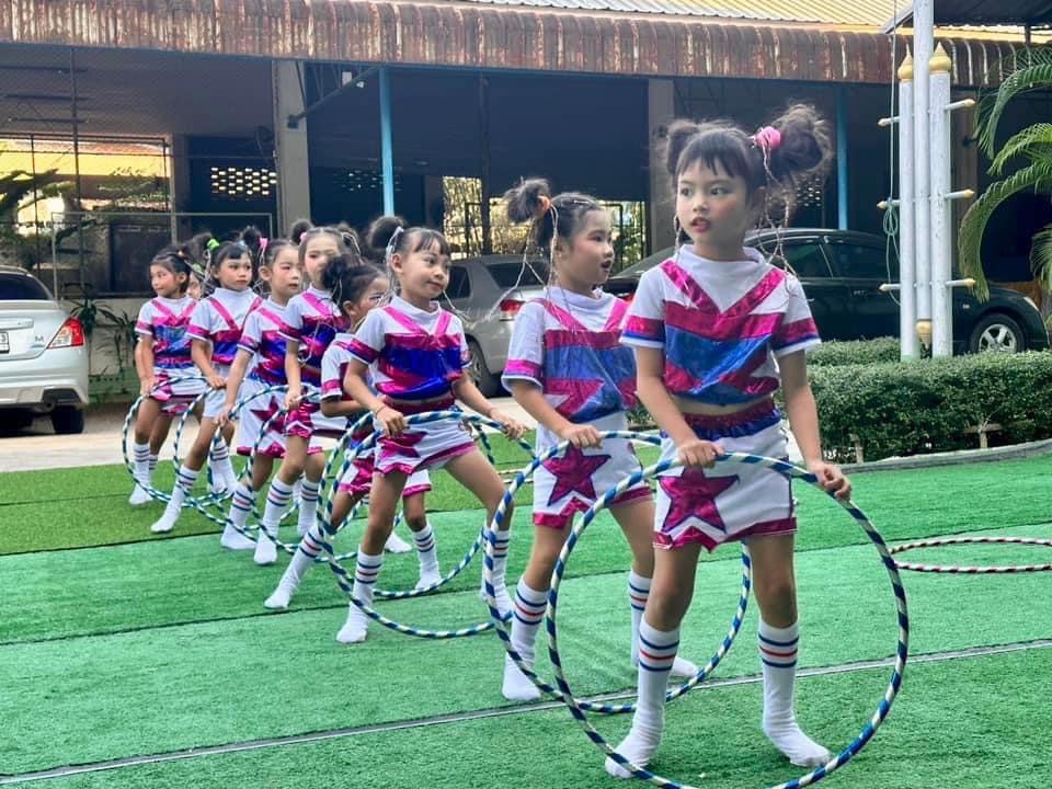 อบจ.ตาก มอบสื่อการเรียนการสอน (เครื่องเล่นสนาม) ให้กับโรงเรียนอนุบาลตำบลแม่ภาษา อำเภอแม่สอด จังหวัดตาก