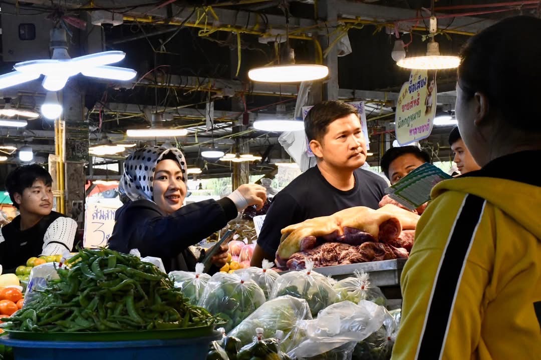 ฝ่ายประชาสัมพันธ์ อบจ.ตาก ตะลุยตลาดดอยมูเซอ!!! 