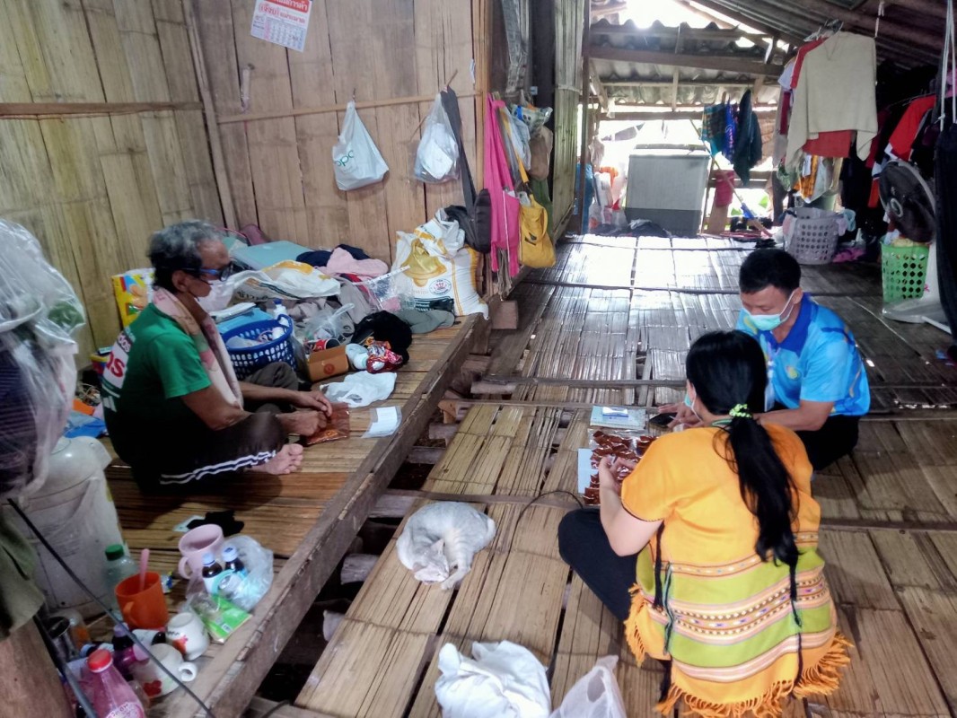 13/12/67 นางเสาร์แก้ว อ่วมพิทยา เจ้าพนักงานสาธารณสุขชุมชน รพ.สต.บ้านสันป่าไร่ ร่วมกับเจ้าหน้าที่ รพ.แม่ระมาด เยี่ยมบ้านผู้ป่วยวัณโรค