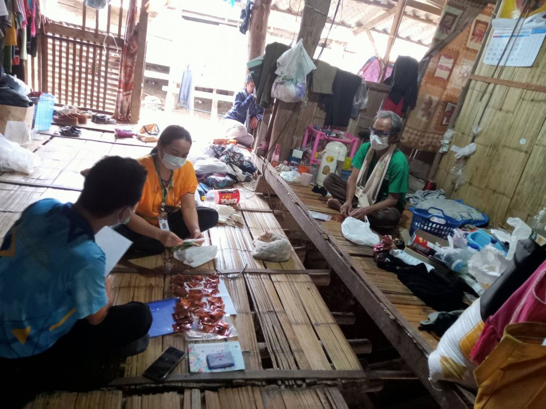 13/12/67 นางเสาร์แก้ว อ่วมพิทยา เจ้าพนักงานสาธารณสุขชุมชน รพ.สต.บ้านสันป่าไร่ ร่วมกับเจ้าหน้าที่ รพ.แม่ระมาด เยี่ยมบ้านผู้ป่วยวัณโรค