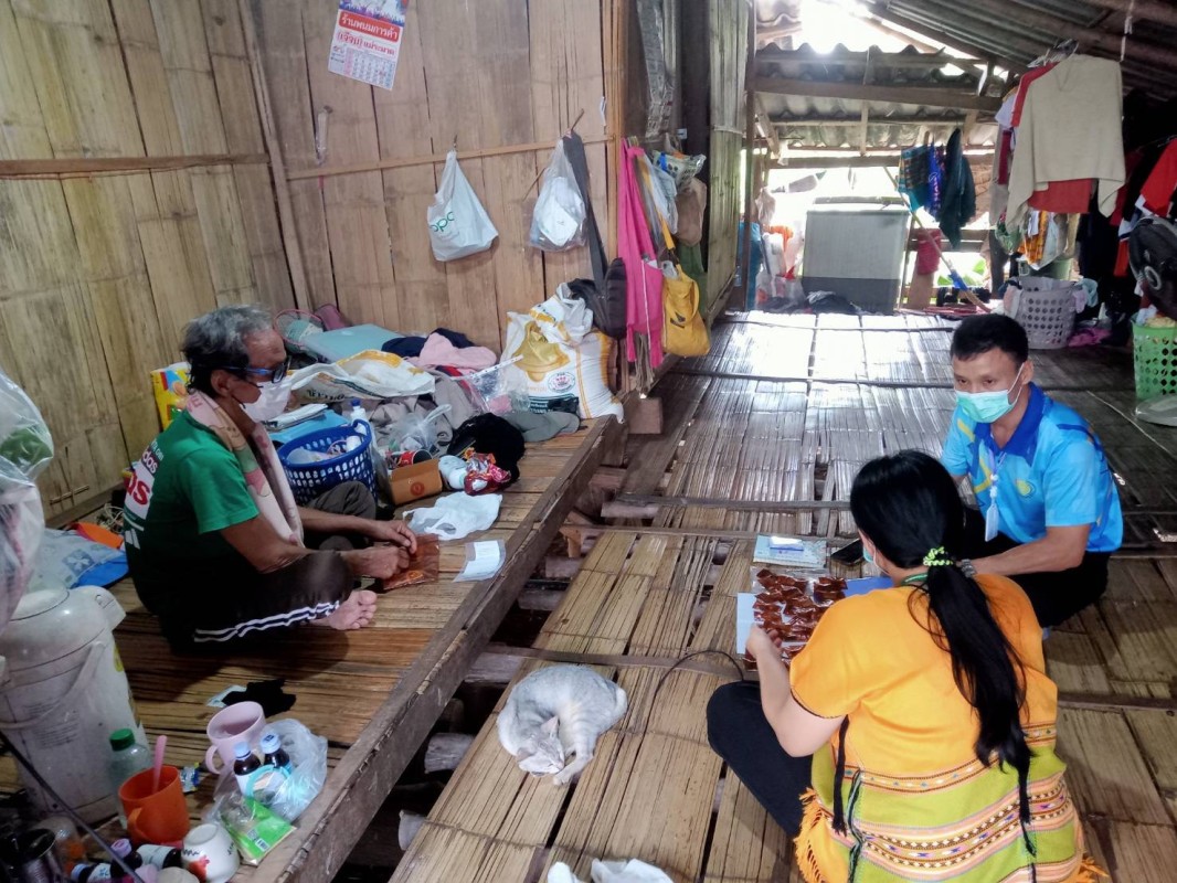 13/12/67 นางเสาร์แก้ว อ่วมพิทยา เจ้าพนักงานสาธารณสุขชุมชน รพ.สต.บ้านสันป่าไร่ ร่วมกับเจ้าหน้าที่ รพ.แม่ระมาด เยี่ยมบ้านผู้ป่วยวัณโรค