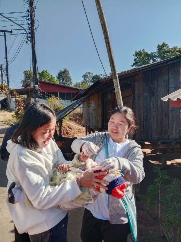 15 ม.ค.68 รพ.สต.บ้านสันป่าไร่ รณรงค์หยอดวัคซีนป้องกันโรคโปลิโอ รอบแรก ในพื้นที่รับผิดชอบ จำนวน 5 หมู่บ้าน ผู้รับบริการ เด็กไทย 183 คน + เด็กต่างชาติ จำนวน 230 คน รวม 413 คน