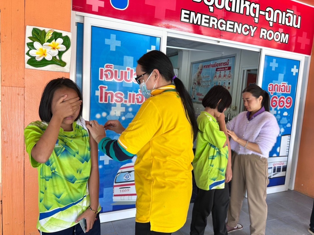 16-17 ม.ค.68 รพ.สต.บ้านสันป่าไร่ ให้บริการฉีดวัคซีนป้องกันโรคมะเร็งปากมดลูก(HPV) เข็มที่ 1 แก่นักเรียนหญิง ชั้น ป.5 จำนวน 7 โรงเรียน 