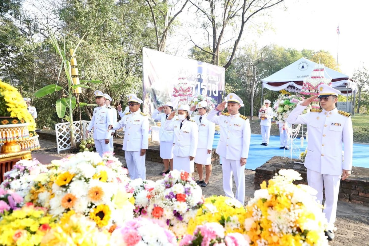 อบจ.ตาก ร่วมพิธีวางพานพุ่มดอกไม้สดฯ เนื่องในวันพ่อขุนรามคำแหงมหาราช