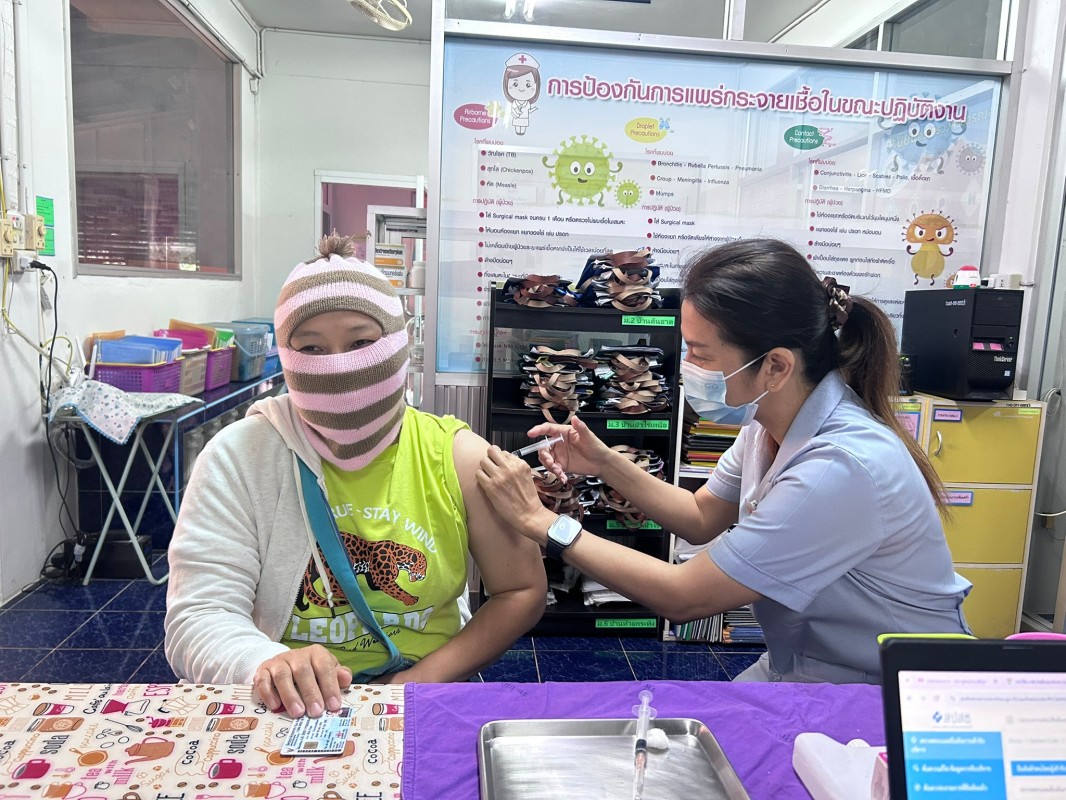 20 ม.ค.68 รพ.สต.บ้านสันป่าไร่ รณรงค์ฉีดวัคซีนป้องกันโรคมะเร็งปากมดลูก(HPV) เข็มที่ 2 ให้แก่ประชาชนกลุ่มเป้าหมาย ในช่วงสัปดาห์รณรงค์