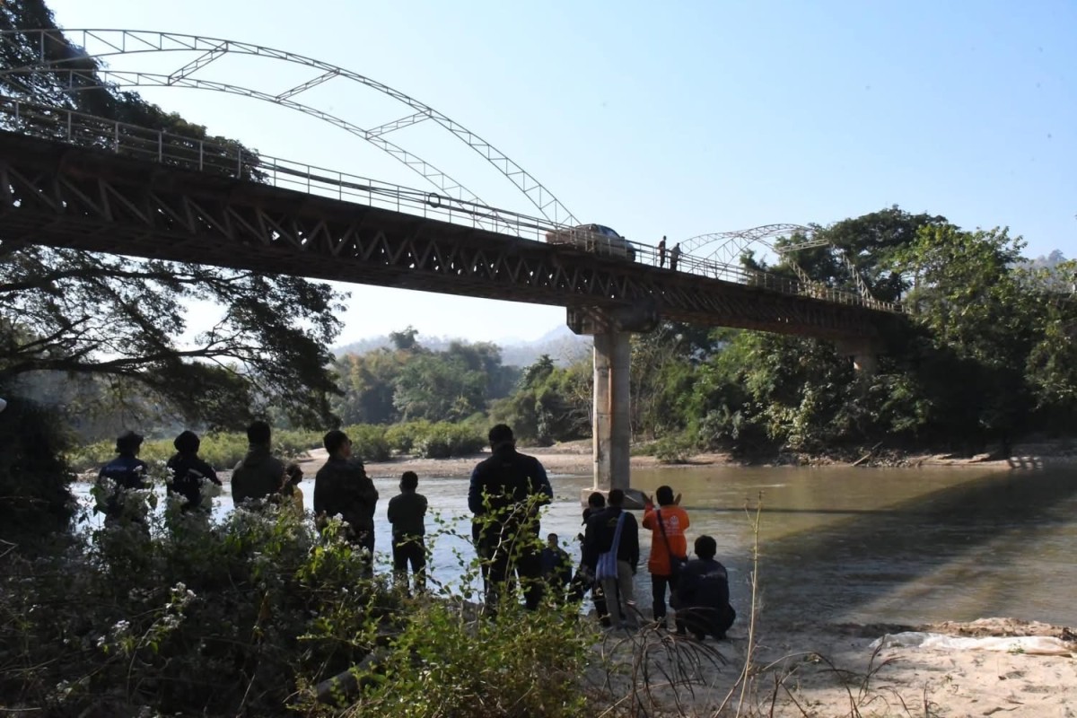 นายกอบจ.ตาก ลงพื้นที่ตรวจสภาพพื้นผิวสะพาน คอนกรีตเสริมเหล็กข้ามลำห้วยแม่ตื่น ต.แม่ตื่น อ.แม่ระมาด จ.ตาก