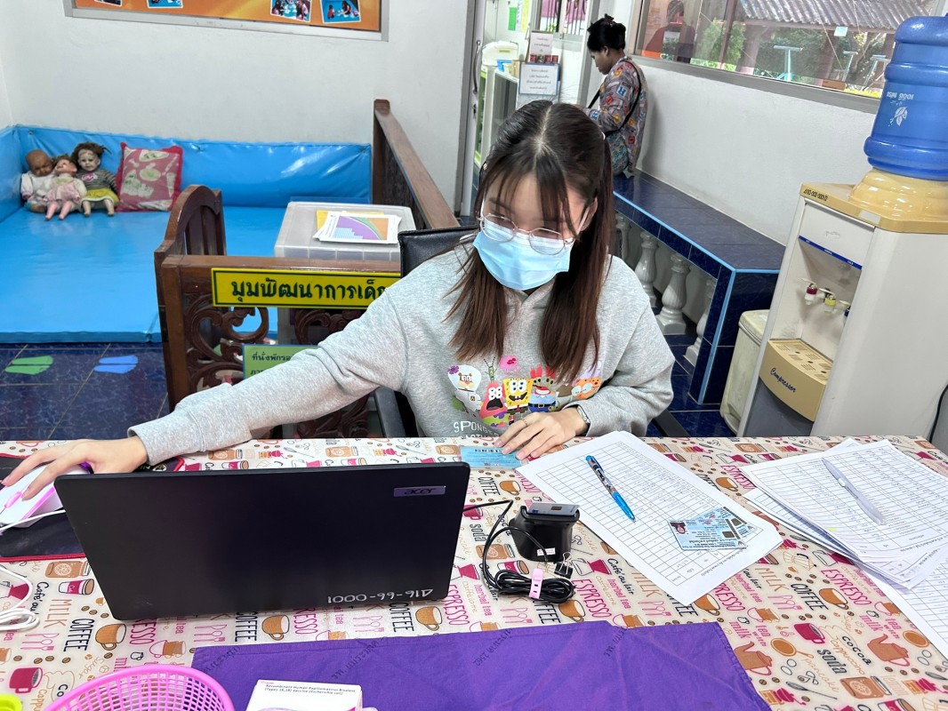 21 ม.ค.68 รพ.สต.บ้านสันป่าไร่ รณรงค์ฉีดวัคซีนป้องกันโรคมะเร็งปากมดลูก(HPV) เข็มที่ 2 ให้แก่ประชาชนกลุ่มเป้าหมาย ในช่วงสัปดาห์รณรงค์ เป็นวันที่สอง