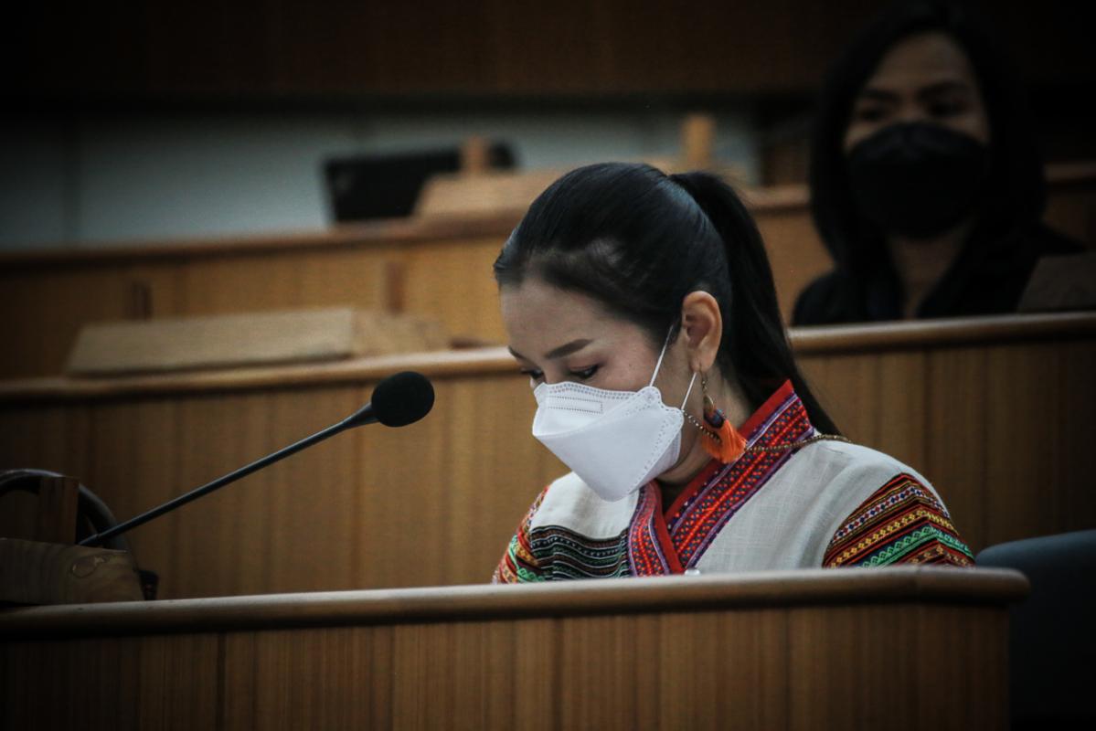 นายก อบจ.ตาก และ ผอ.อุทยานธรณีไม้กลายเป็นหินตาก นำเสนอข้อมูลกับคณะวิจัย เพื่อยกระดับการจัดการท่องเที่ยว