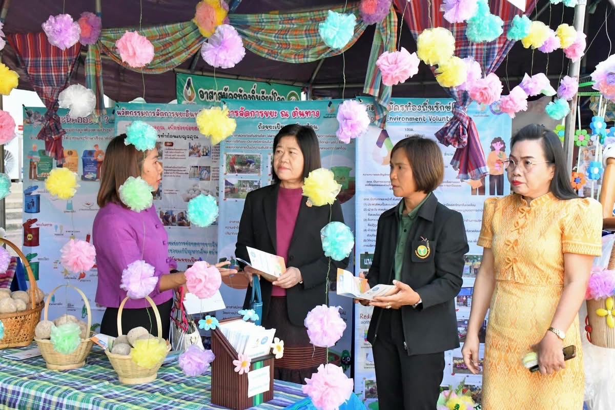 นายก อบจ.ตาก กล่าวต้อนรับและพบปะพูดคุยกับผู้เข้ารับการอบรมและส่งเสริมกิจกรรมอาสาสมัครท้องถิ่นรักษ์โลก (อถล.)