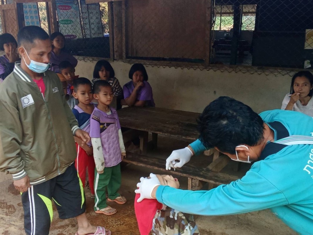 18 ก.พ.68 รพ.สต.บ้านสันป่าไร่ รณรงค์หยอดวัคซีนป้องกันโรคโปลิโอ รอบสอง ในพื้นที่รับผิดชอบ จำนวน 5 หมู่บ้าน ผู้รับบริการ เด็กไทย + เด็กต่างชาติ
