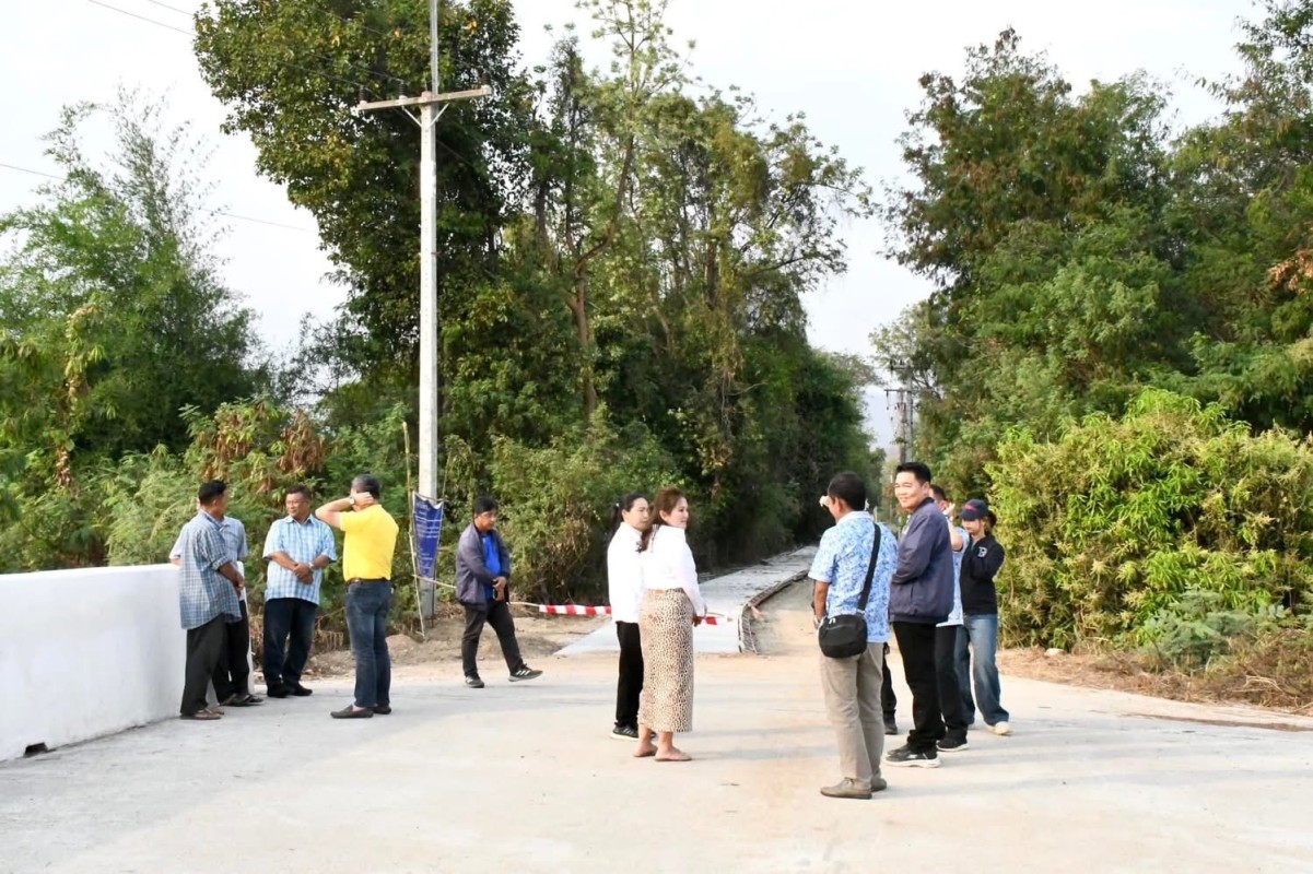 นายก อบจ.ตาก ลงพื้นที่ตรวจงานปรับปรุงถนน บ้านวังม่วง เชื่อมบ้านหนองชะลาบ