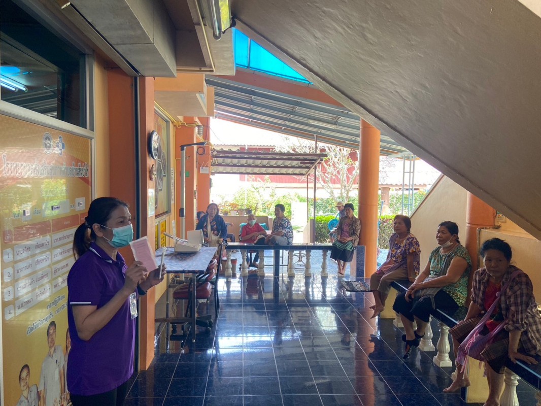 25 ก.พ.2568 เวลา 13.00 น. รพ.สต.บ้านสันป่าไร่ จ่ายยาให้แก่ผู้ป่วยโรคความดันโลหิตสูง กลุ่มที่ 2  , ทำกิจกรรมกลุ่มแลกเปลี่ยนเรียนรู้ , นับจำนวนยา และทบทวนความเข้าใจเรื่องการทานยา ก่อนผู้ป่วยกลับบ้าน