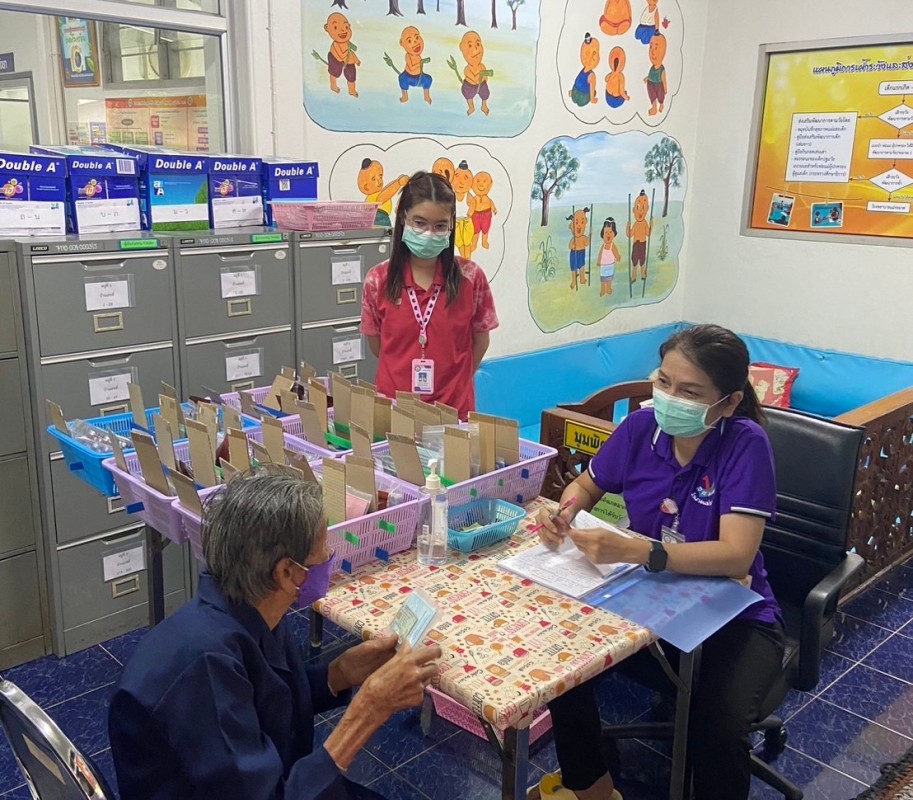 25 ก.พ.2568 เวลา 13.00 น. รพ.สต.บ้านสันป่าไร่ จ่ายยาให้แก่ผู้ป่วยโรคความดันโลหิตสูง กลุ่มที่ 2  , ทำกิจกรรมกลุ่มแลกเปลี่ยนเรียนรู้ , นับจำนวนยา และทบทวนความเข้าใจเรื่องการทานยา ก่อนผู้ป่วยกลับบ้าน