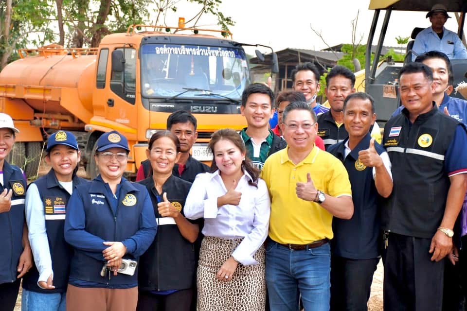 นายก อบจ.ตาก ลงพื้นที่ตรวจการทำงานของเครื่องจักรกลหนัก ในพื้นที่ ต.วังจันทร์ อ.สามเงา จ.ตาก