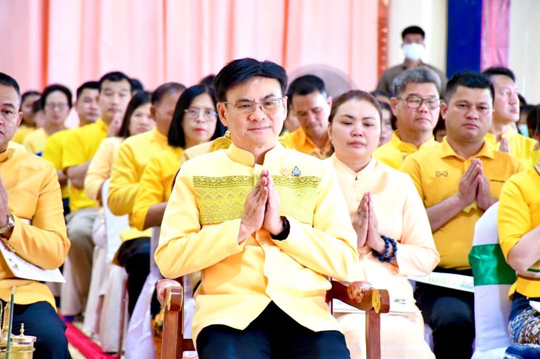 อบจ.ตาก ร่วมพิธีเจริญพระพุทธมนต์เฉลิมพระเกียรติถวายพระพรชัยมงคลแด่ พระบาทสมเด็จพระเจ้าอยู่หัว และพระบรมวงศานุวงศ์ ประจำปีพุทธศักราช 2568