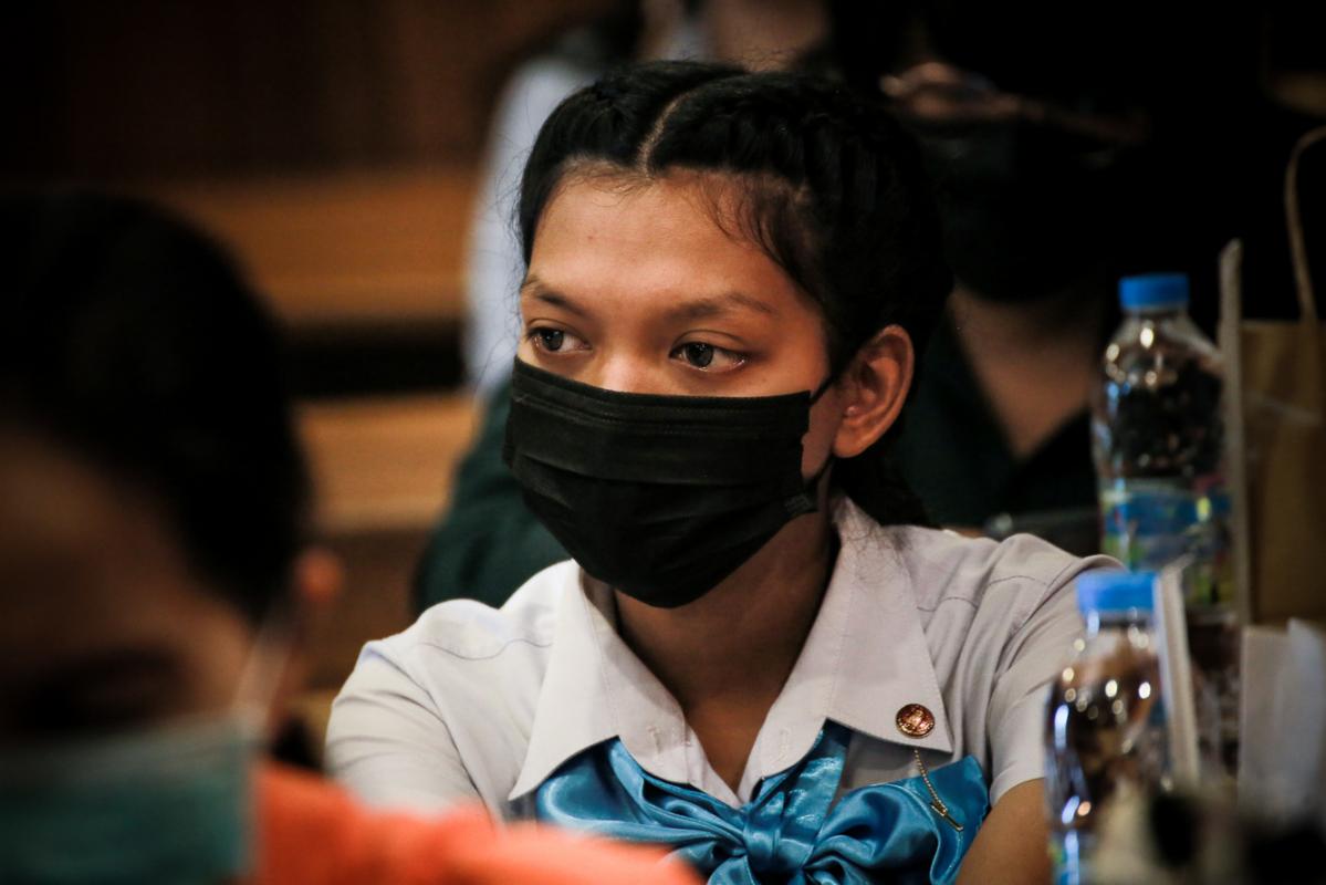 นายก อบจ.ตาก และ ผอ.อุทยานธรณีไม้กลายเป็นหินตาก นำเสนอข้อมูลกับคณะวิจัย เพื่อยกระดับการจัดการท่องเที่ยว