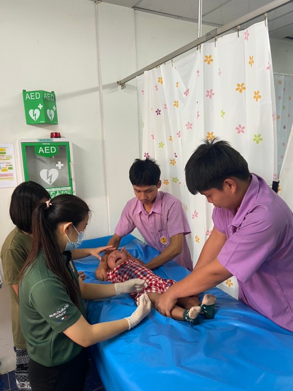 12 มี.ค.68 รพ.สต.บ้านสันป่าไร่ ให้บริการฉีดวัคซีนเด็ก อายุ 2 เดือน ถึง 4 ปี จำนวน 29 คน และตรวจสุขภาพช่องปาก , เคลือบฟลูออไรด์ , ให้ทันตสุขศึกษาแก่ผู้ปกครองเด็ก , เจาะเลือดตรวจ Hct , จ่ายยา para syr และ ferrous syr