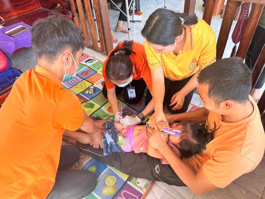 13 มี.ค.68 รพ.สต.บ้านสันป่าไร่ ออกหน่วยให้บริการฉีดวัคซีนเด็ก อายุ 2 เดือน ถึง 4 ปี เขต สสช.ห้วยกระทิง(หมู่ 6 ต.พระธาตุ) จำนวน 12 คน และเจาะเลือดตรวจ Hct , จ่ายยา para syr และ ferrous syr