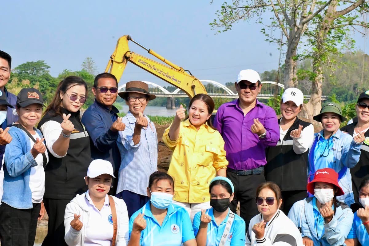 นายก อบจ.ตาก ลงพื้นที่ตรวจการทำงานของเครื่องจักรกลหนัก ในพื้นที่ ต.เชียงทอง อ.วังเจ้า จ.ตาก