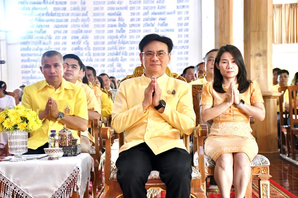 อบจ.ตาก ร่วมพิธีเจริญพระพุทธมนต์เฉลิมพระเกียรติถวายพระพรชัยมงคลแด่ พระบาทสมเด็จพระเจ้าอยู่หัว และพระบรมวงศานุวงศ์ ประจำปีพุทธศักราช 2568