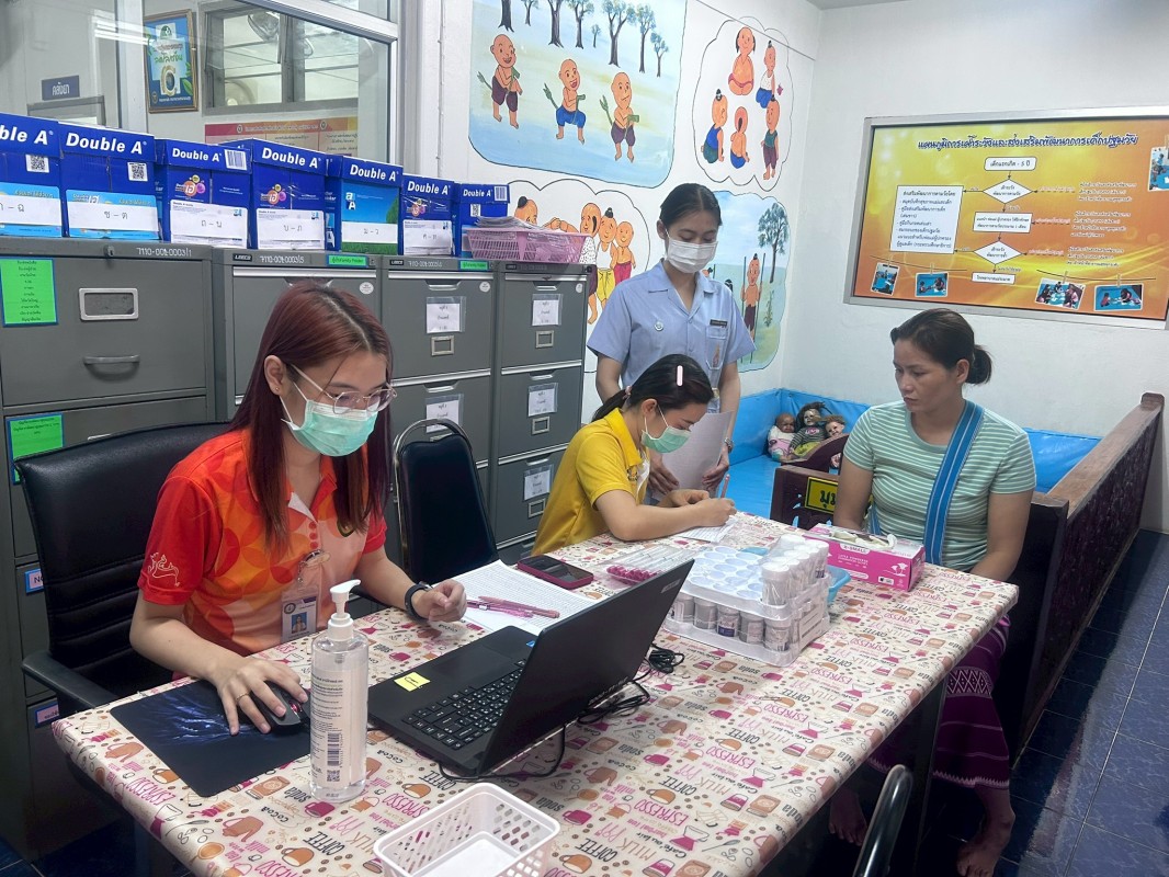 3 เม.ย.68 รพ.สต.บ้านสันป่าไร่ ตรวจคัดกรองมะเร็งปากมดลูก รอบสอง ในสตรีกลุ่มเป้าหมาย อายุ 30-60 ปี(หมู่ 2 และ 3) มีผู้มารับบริการทั้งหมด 23 ราย