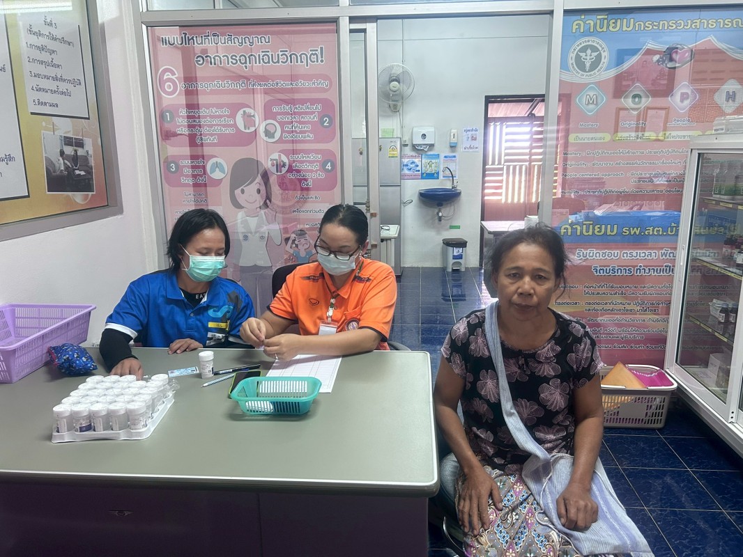 3 เม.ย.68 รพ.สต.บ้านสันป่าไร่ ตรวจคัดกรองมะเร็งปากมดลูก รอบสอง ในสตรีกลุ่มเป้าหมาย อายุ 30-60 ปี(หมู่ 2 และ 3) มีผู้มารับบริการทั้งหมด 23 ราย