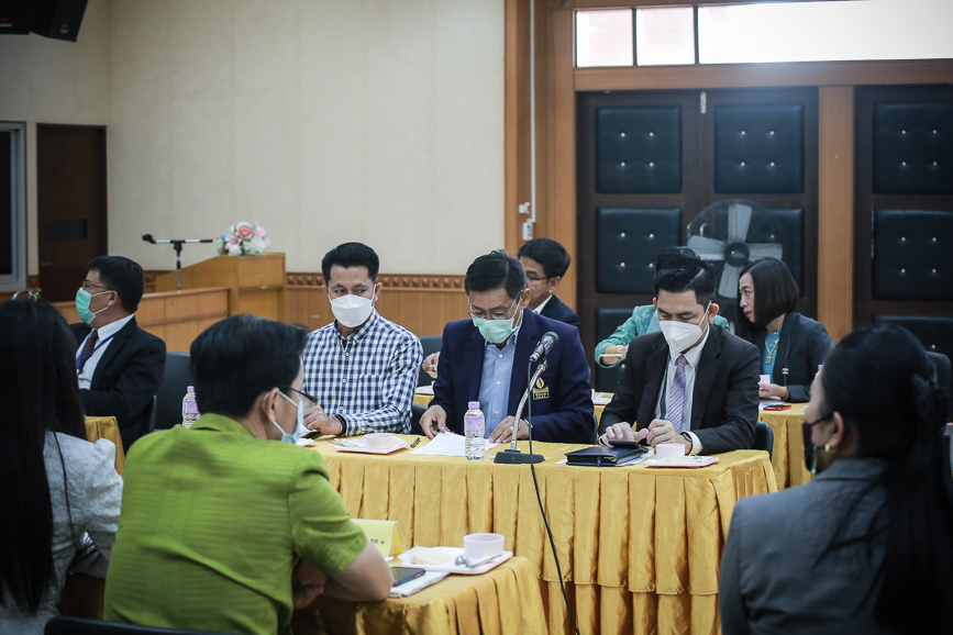 เข้าร่วมประชุม ร่วมกับ หน่วยงานทางการศึกษาจังหวัดตาก เพื่อหารือแนวทางการดำเนินโครงกาวันที่ 1 ธันวาคม 2564 นายณัฐวุฒิ ทวีเกื้อกูลกิจ นายกองค์การบริหารส่วนจังหวัดตาก มอบหมายให้ นางวันทนา วิรัชเกษม รองปลัดองค์การบริหารส่วนจังหวัด รักษาราชการแทน ปลัดองค์การบร