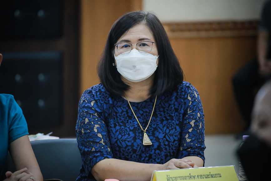 เข้าร่วมประชุม ร่วมกับ หน่วยงานทางการศึกษาจังหวัดตาก เพื่อหารือแนวทางการดำเนินโครงกาวันที่ 1 ธันวาคม 2564 นายณัฐวุฒิ ทวีเกื้อกูลกิจ นายกองค์การบริหารส่วนจังหวัดตาก มอบหมายให้ นางวันทนา วิรัชเกษม รองปลัดองค์การบริหารส่วนจังหวัด รักษาราชการแทน ปลัดองค์การบร