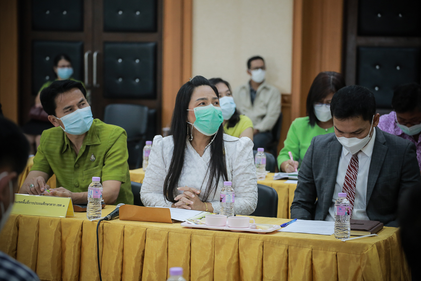 เข้าร่วมประชุม ร่วมกับ หน่วยงานทางการศึกษาจังหวัดตาก เพื่อหารือแนวทางการดำเนินโครงกาวันที่ 1 ธันวาคม 2564 นายณัฐวุฒิ ทวีเกื้อกูลกิจ นายกองค์การบริหารส่วนจังหวัดตาก มอบหมายให้ นางวันทนา วิรัชเกษม รองปลัดองค์การบริหารส่วนจังหวัด รักษาราชการแทน ปลัดองค์การบร