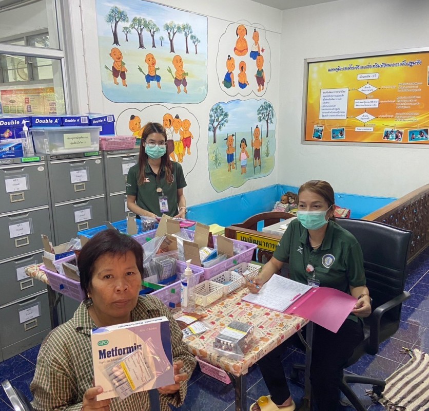 30 เม.ย.68 รพ.สต.บ้านสันป่าไร่ จ่ายยาให้แก่ผู้ป่วย NCD กลุ่ม 1 (โรคเบาหวาน) จำนวน 23 ราย และ แจ้งผลการตรวจเลือด , นับจำนวนยา และ ทบทวนความเข้าใจเรื่องการทานยาก่อนผู้ป่วยกลับบ้าน