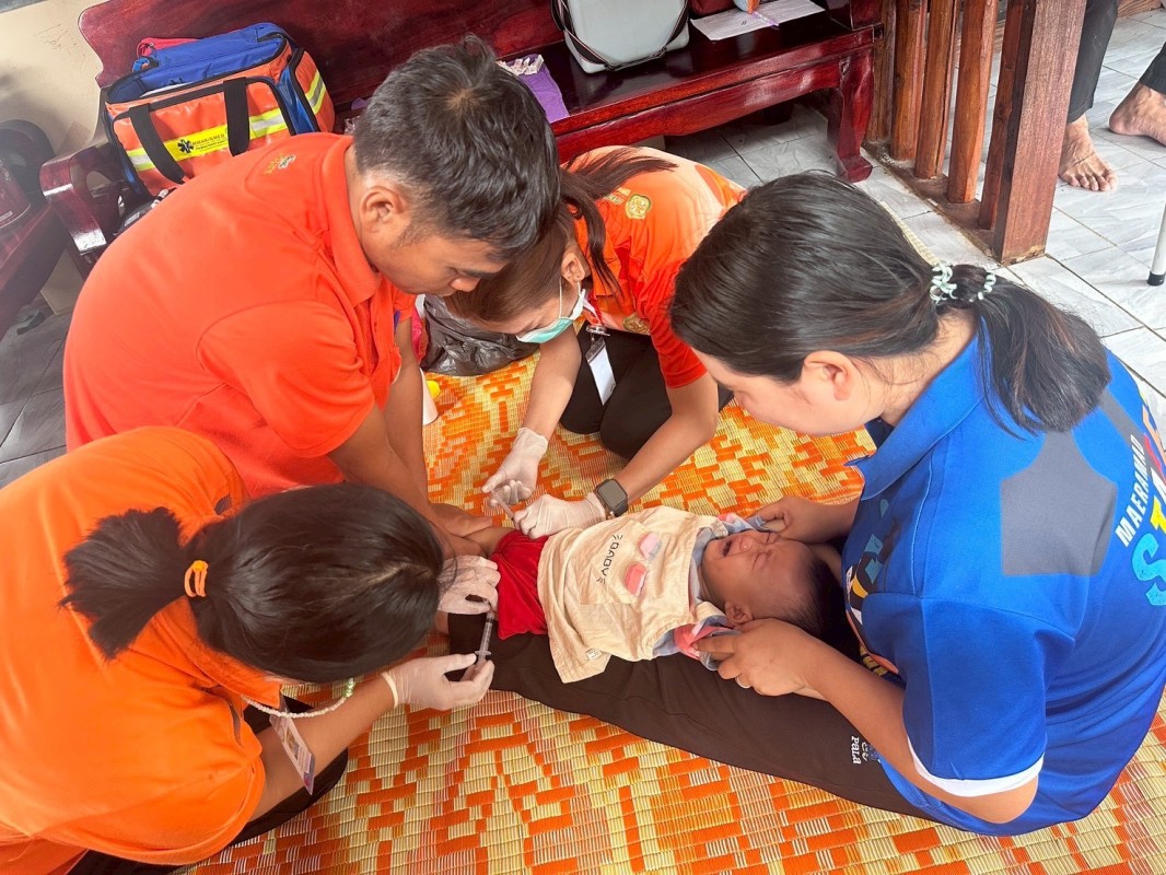 15 พ.ค.2568 รพ.สต.บ้านสันป่าไร่ ออกหน่วยฉีดวัคซีนเด็ก อายุ 2 เดือน ถึง 4 ปี เขต สสช.ห้วยกระทิง (หมู่ 6 ตำบลพระธาตุ)จำนวน 12 ราย ,เจาะเลือดตรวจ hct , จ่ายยา para syr , ferrous syr และ ประชุม อสม.หมู่ 6 บ้านห้วยกระทิง