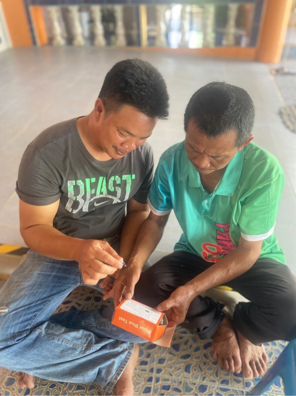 14-16 พฤษภาคม 2568 นายอดิศร เทียนพานิช ผอ.รพ.สต.บ้านสันป่าไร่ ร่วมกับอสม.นักวิทยาศาสตร์การแพทย์ชุมชนและอสม.ม.5 บ้านสันป่าไร่ สำรวจ เก็บตัวอย่าง และตรวจสารปนเปื้อนในอาหารสด /สารโพลาร์ในน้ำมันทอดซ้ำ หมู่ที่ 5 บ้านสันป่าไร่  8 ร้าน จำนวน 63 ตัวอย่าง โดยมีการ