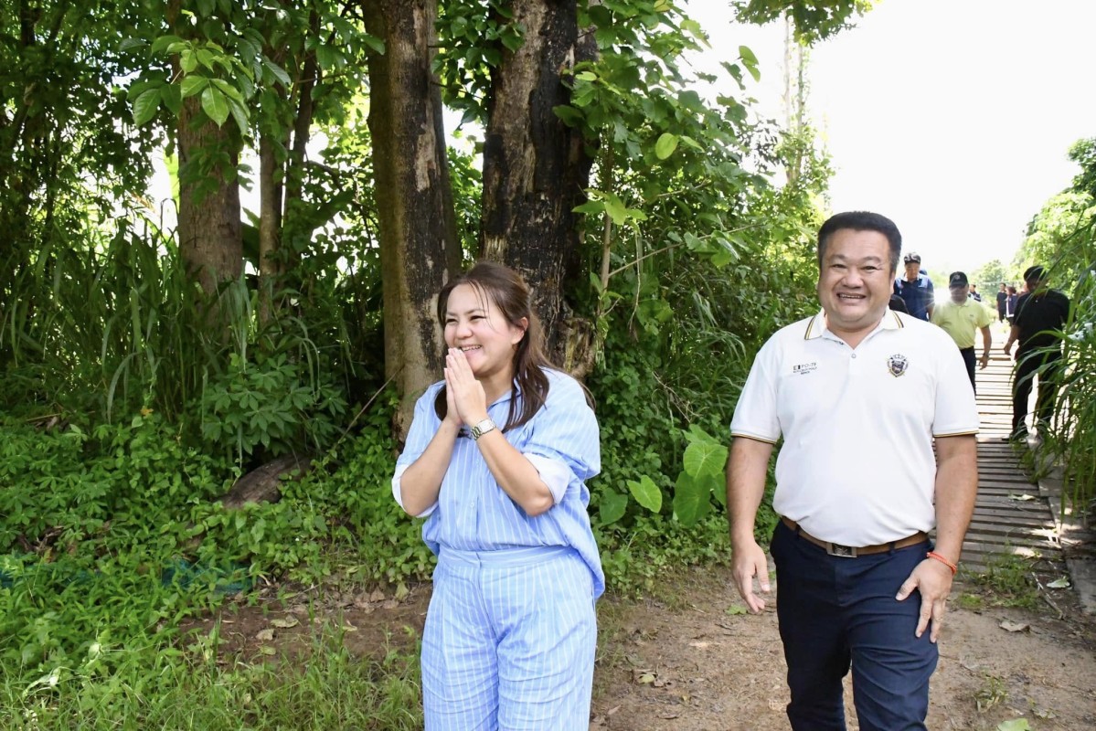 นายกจอย ลงพื้นที่สำรวจสะพานไม้  ต.แม่กลอง เชื่อม ต.โมโกร อ.อุ้มผาง จ.ตาก 