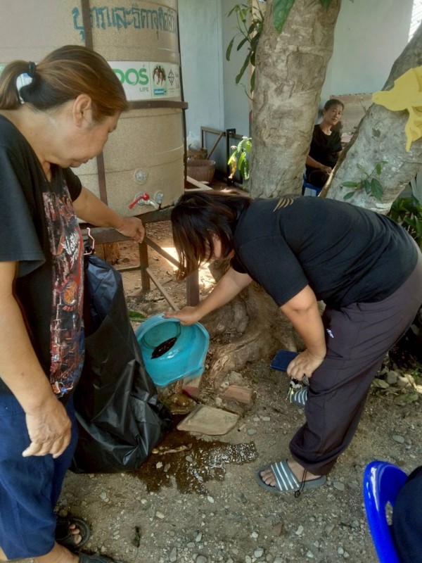 22/5/68 อาสาสมัครสาธารณสุข หมู่ที่ 5 บ้านสันป่าไร่ สำรวจแหล่งเพาะพันธ์ลูกน้ำยุงลายบริเวณงานศพ ณ วัดศรีมงคล จำนวนภาชนะทั้งหมด 36 ชิ้น ไม่พบลูกน้ำยุงลาย