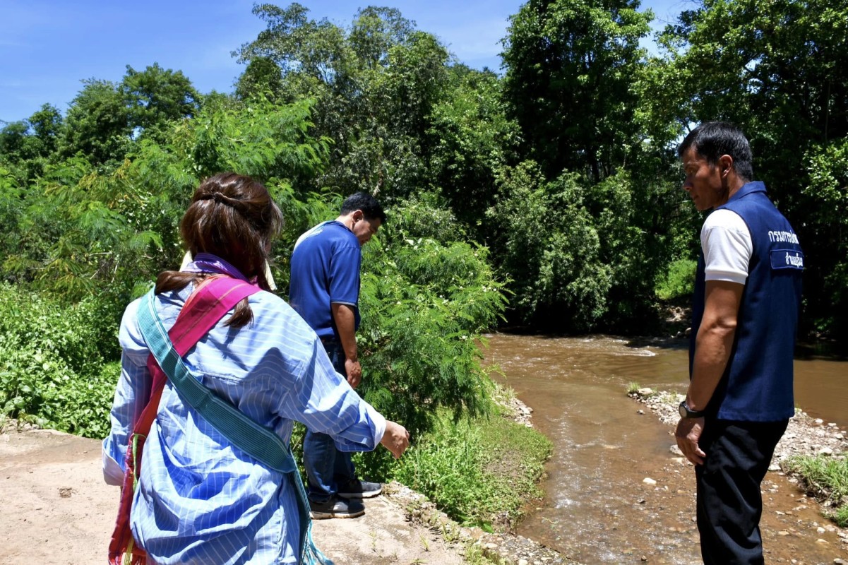 นายกจอย ลงพื้นที่สำรวจเส้นทางสัญจรชำรุด ในพื้นที่ บ้านแปโดทะ เชื่อมบ้านอุ้มผางคี ต.อุ้มผาง อ.อุ้มผาง จ.ตาก 