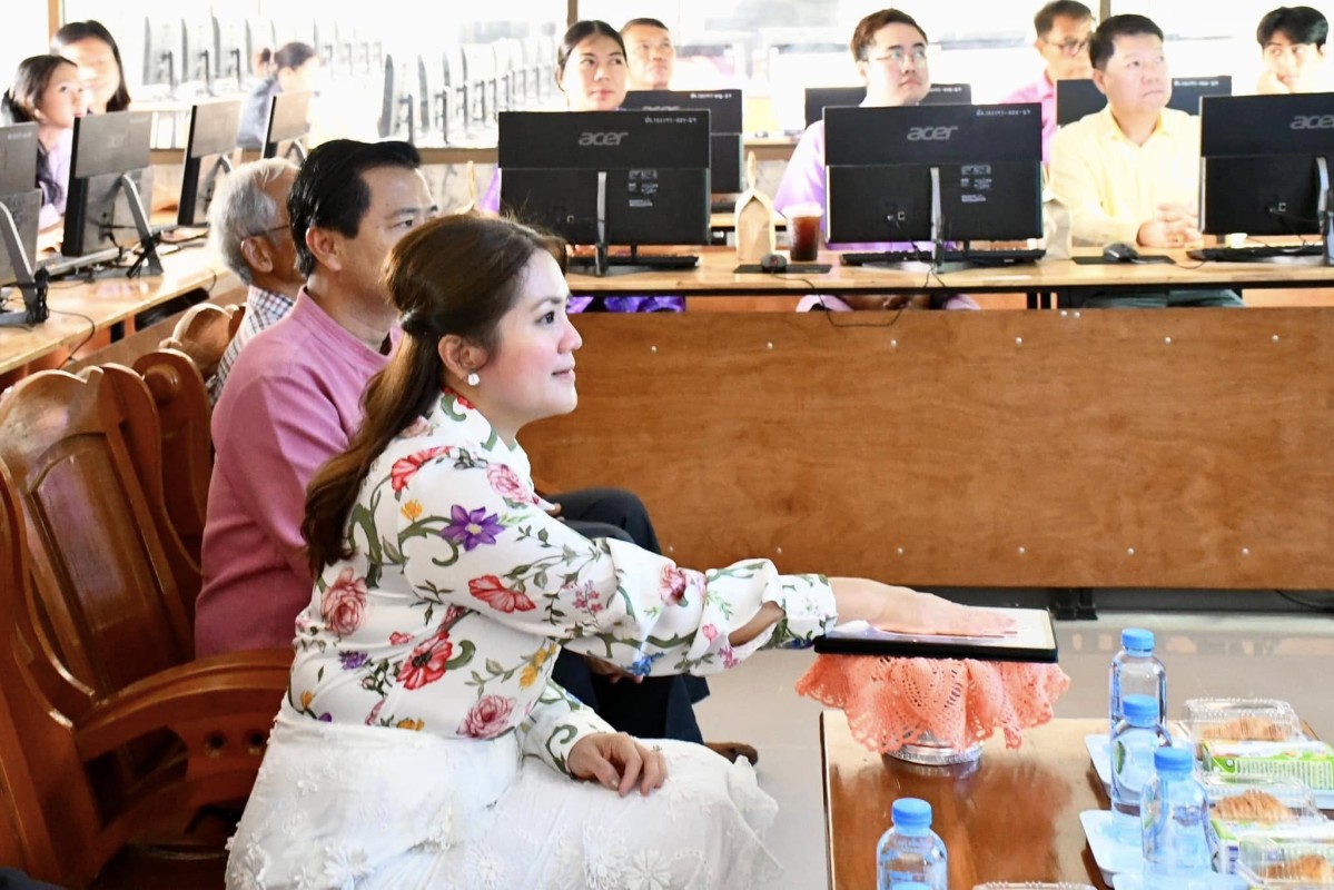 “นายก อบจ.ตาก“ เป็นประธานเปิดศูนย์ ICT พัฒนาทักษะและการเรียนรู้เทคโนโลยีสารสนเทศ โรงเรียนบ้านตากประชาวิทยาคาร