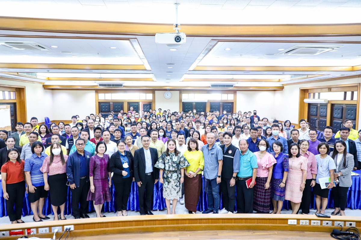 นายกจอย นายก อบจ.ตาก????เป็นประธานเปิดโครงการประชุมสัมมนาเชิงปฎิบัติการ