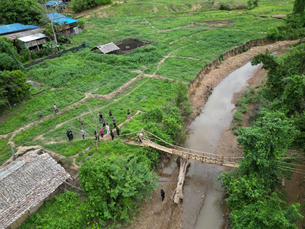 นายกจอย ลงพื้นที่ติดตามการทำงานของเครื่องจักรกล ในพื้นที่ บ้านห้วยระพริ้ง ต.พระวอ อ.แม่สอด จ.ตาก