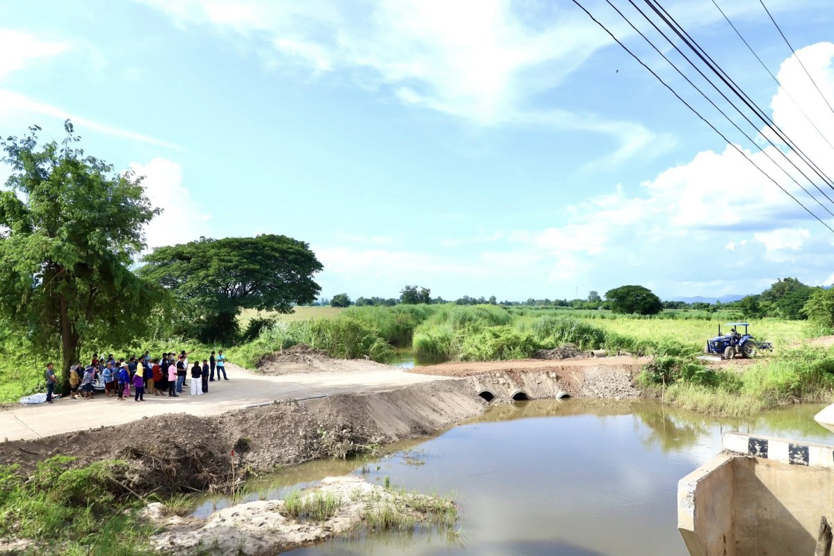 นายกจอย ลงพื้นที่ตรวจการทำงานของเครื่องจักร บ้านท่าไผ่ ต.ยกกระบัตร อ.สามเงา