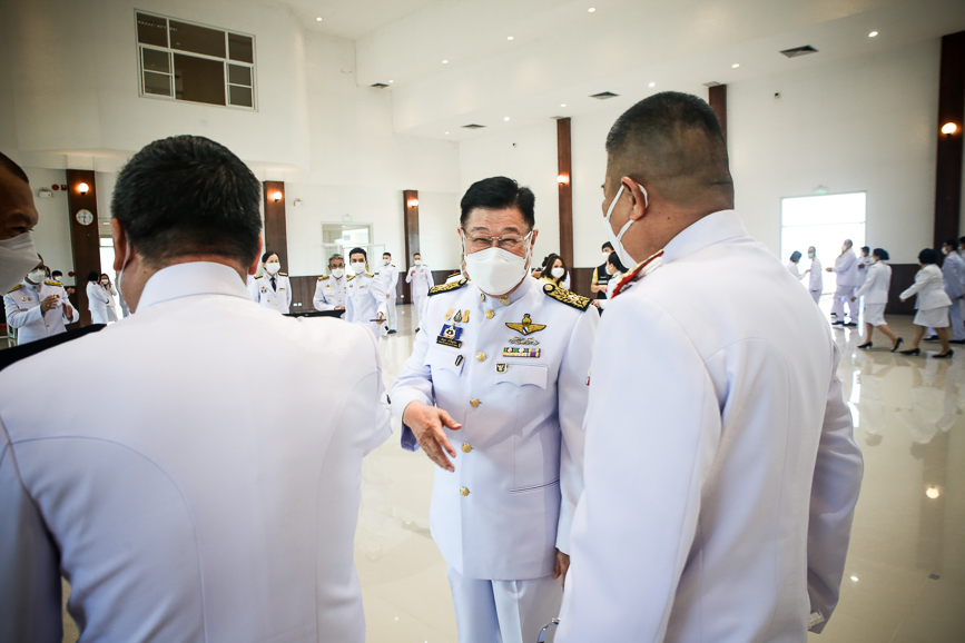 นายก อบจ.ตาก ร่วมพิธีวางพานพุ่มและพิธีถวายบังคม เนื่องในวันคล้ายวันพระบรมราชสมภพ พระบาทสมเด็จพระบรมชนกาธิเบศร มหาภูมิพลอดุลยเดชมหาราช บรมนาถบพิตร วันชาติ และวันพ่อแห่งชาติ 5 ธันวาคม 2564