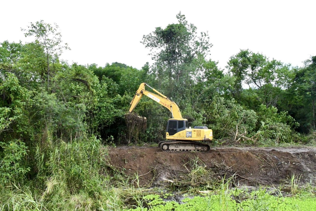  นายกจอย ลงพื้นที่ติดตามการทำงานของเครื่องจักรกลในพื้นที่ ต.วังหิน อ.เมือง จ.ตาก 