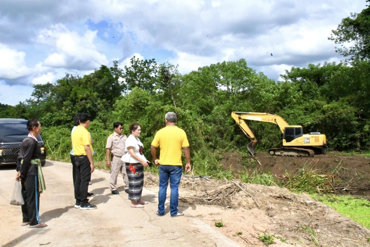  นายกจอย ลงพื้นที่ติดตามการทำงานของเครื่องจักรกลในพื้นที่ ต.วังหิน อ.เมือง จ.ตาก 
