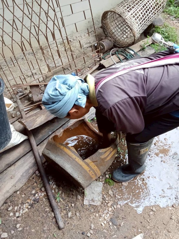 8 มิถุนายน 2568 รพ.สต.บ้านสันป่าไร่ร่วมกับอาสาสมัครสาธารณสุขหมู่ที่2,3,5,6และ7 ผู้นำชุมชน และจิตอาสา รณรงค์สำรวจและทำลายแหล่งเพาะพันธ์ลูกน้ำยุลาย จำนวน 697 หลังคาเรือน ภาชนะทั้งหมด 4460 ชิ้น พบลูกน้ำ 186 ชิ้น ภาชนะที่พบลูกน้ำยุงลายทำลายโดยการเทน้ำทิ้ง