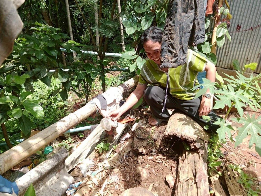 8 มิถุนายน 2568 รพ.สต.บ้านสันป่าไร่ร่วมกับอาสาสมัครสาธารณสุขหมู่ที่2,3,5,6และ7 ผู้นำชุมชน และจิตอาสา รณรงค์สำรวจและทำลายแหล่งเพาะพันธ์ลูกน้ำยุลาย จำนวน 697 หลังคาเรือน ภาชนะทั้งหมด 4460 ชิ้น พบลูกน้ำ 186 ชิ้น ภาชนะที่พบลูกน้ำยุงลายทำลายโดยการเทน้ำทิ้ง
