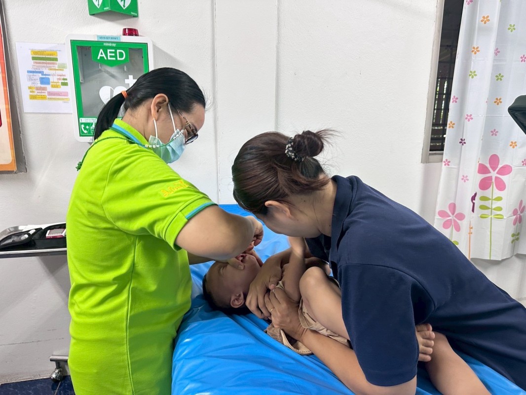 11 มิ.ย.68 รพ.สต.บ้านสันป่าไร่ ฉีดวัคซีนเด็ก อายุ 2 เดือน ถึง 4 ปี จำนวน 20 ราย และตรวจสุขภาพช่องปาก,เคลือบฟลูออไรด์,ให้ทันตสุขศึกษาแก่ผู้ปกครองเด็ก,เจาะเลือดตรวจ Hct,จ่ายยา para syrและferrous syr