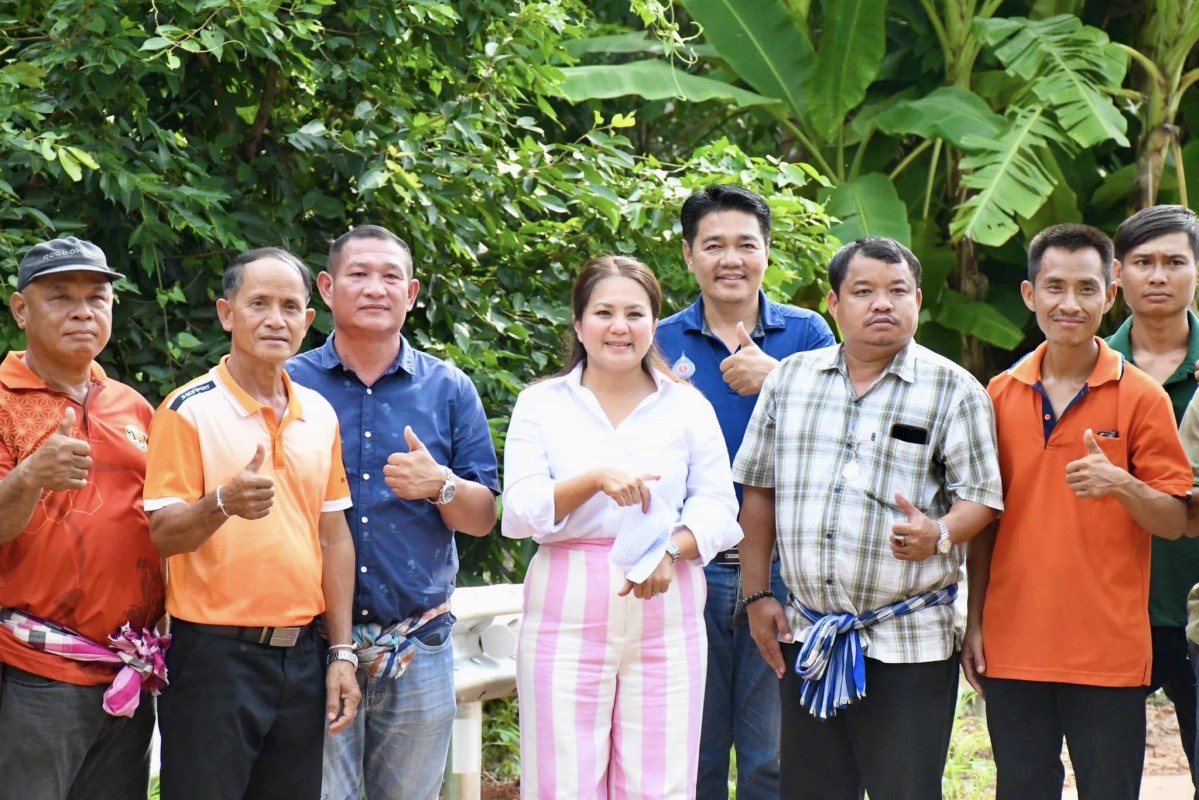 นายกจอย (นายก อบจ.ตาก) ลงพื้นที่ตรวจติดตั้งเครื่องหมายจราจรและอำนวยความปลอดภัย