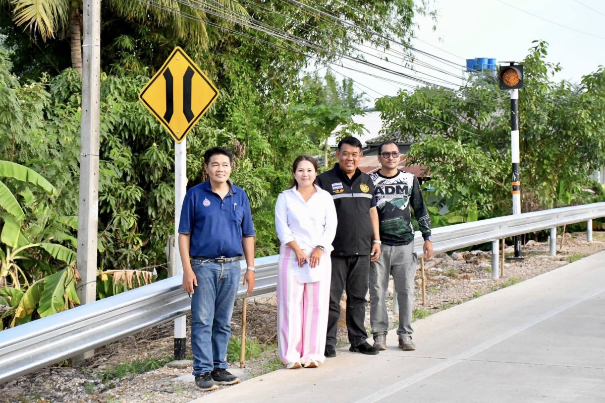 นายกจอย (นายก อบจ.ตาก) ลงพื้นที่ตรวจติดตั้งเครื่องหมายจราจรและอำนวยความปลอดภัย  อ.แม่ระมาด  