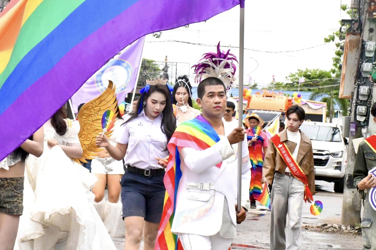 นายกจอย (นายก อบจ.ตาก) นำทีมอบจ. ตาก ร่วมงานแม่สอดไพรด์ 2025