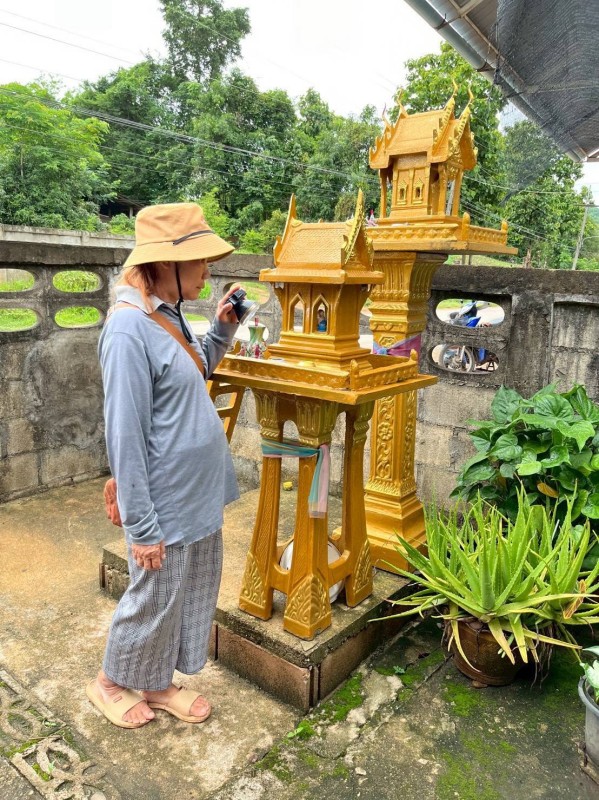 16 มิถุนายน 2568 รพ.สต.บ้านสันป่าไร่ร่วมกับอาสาสมัครสาธารณสุข หมู่ที่ 5 บ้านสันป่าไร่ ออกควบคุมโรคไข้เลือดออกรอบที่2 เคส น.ส.พิชชญา ติ๊บลังกา ตามมาตรการควบคุมโรค 0 3 7 ผลดำเนินงาน พบว่าบ้านผู้ป่วย ภาชนะทั้งหมด 5 ชิ้น ไม่พบลูกน้ำยุงลาย รอบบ้านผู้ป่วยรัศมี 